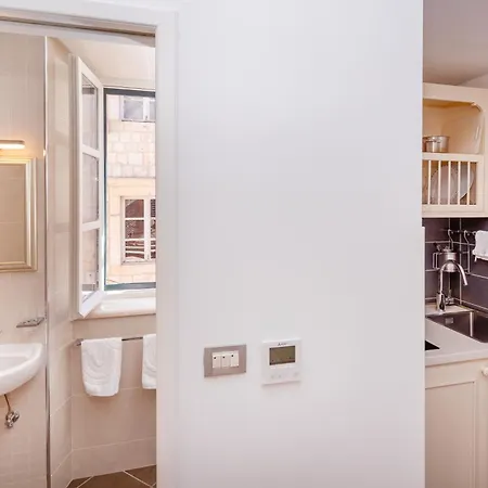 Roko House Apartment *