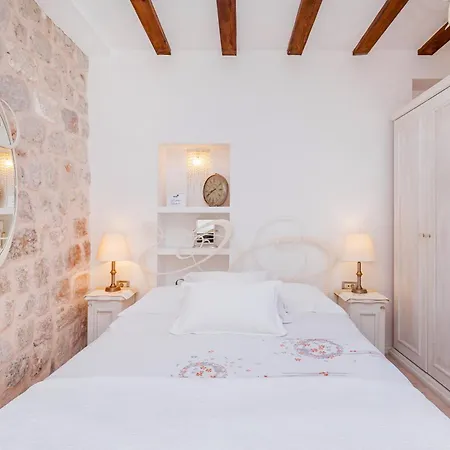 アパート Roko House