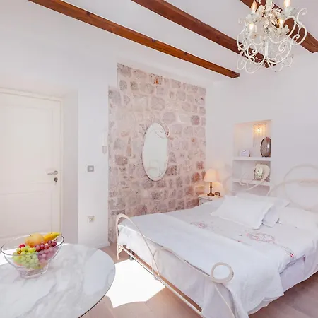 Apartment Roko House *